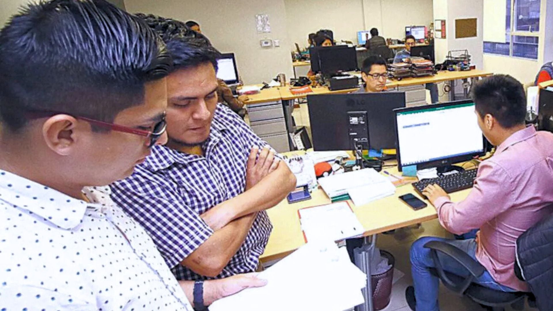 Cambiarán los contratos CAS a plazo determinado. La nueva Ley no solo viene con gratificación y CTS, sino con cambios sobre tu periodo laboral. - Crédito Andina