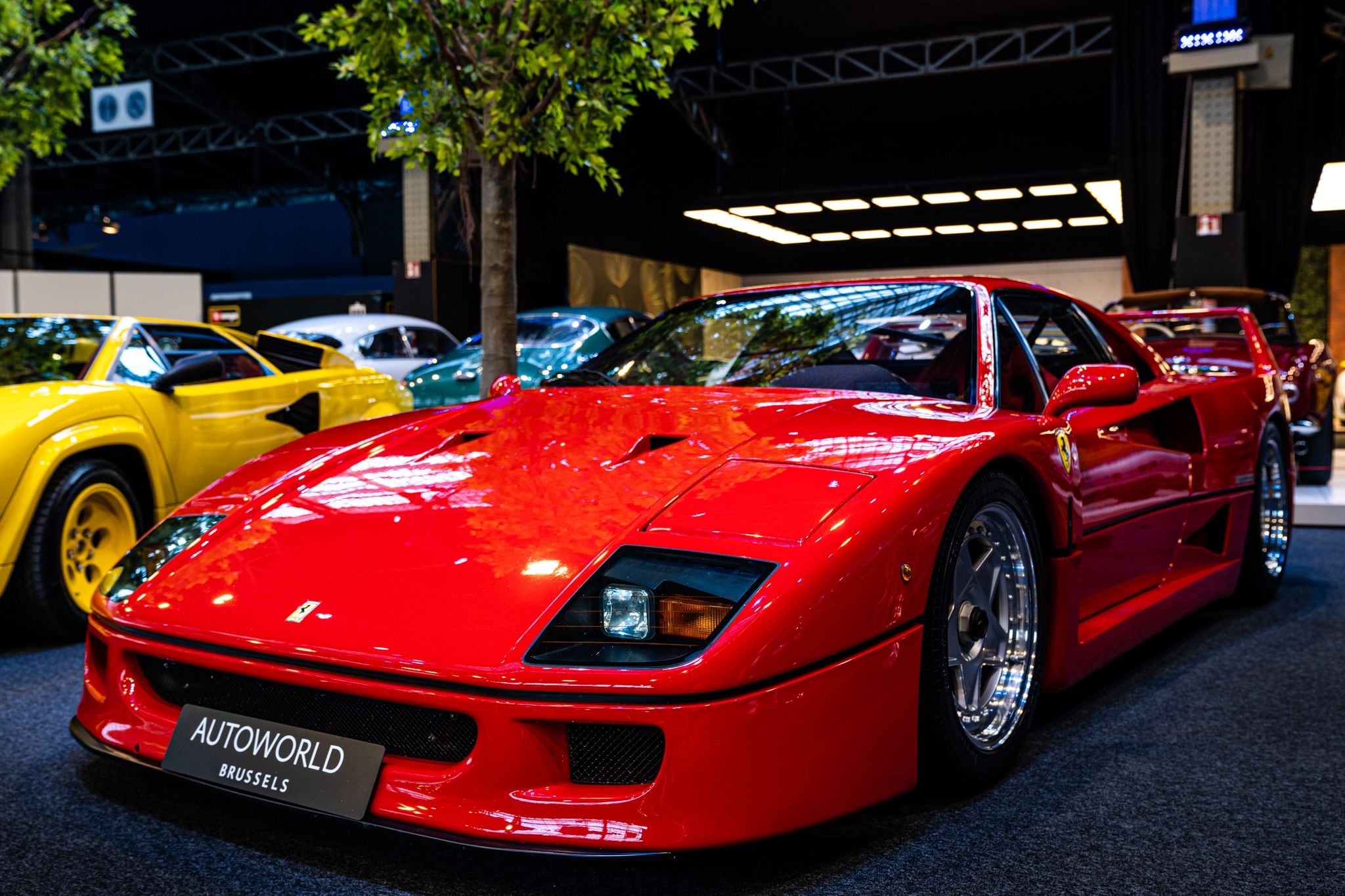 El Ferrari F40 fue el último superdeportivo aprobado personalmente por Enzo Ferrari antes de su fallecimiento (Foto: Yves Noel/Autoworld-Brüssel/dpa)