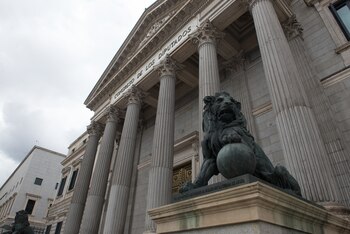 Estatuas de leones en la