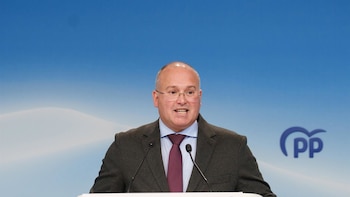 El PP acusa a Sánchez de desatar el "caos" con la regularización de inmigrantes y anuncia mociones para "paralizarla"