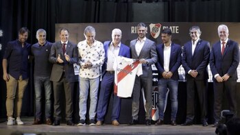 Varias glorias de River, presentes