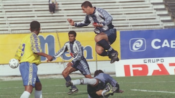 El ariete Claudio Pizarro convirtió cinco goles en el duelo entre Alianza Lima y Unión Minas.