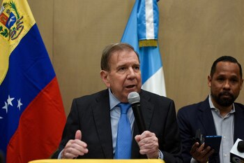 Edmundo González Urrutia durante su