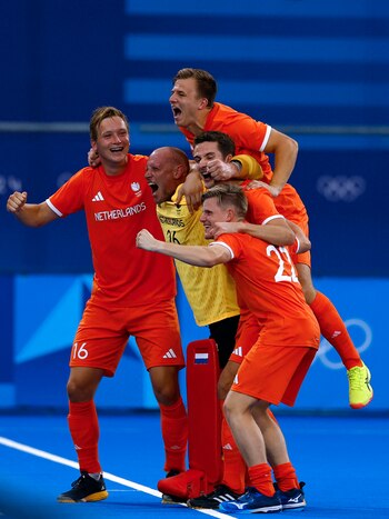 El festejo de Países Bajos tras ganar la medalla de oro (REUTERS/Anushree Fadnavis)