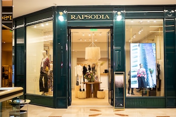 Rapsodia reabrió su espacio en