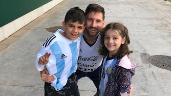 Verónica Brunati - Topo López - Lionel Messi