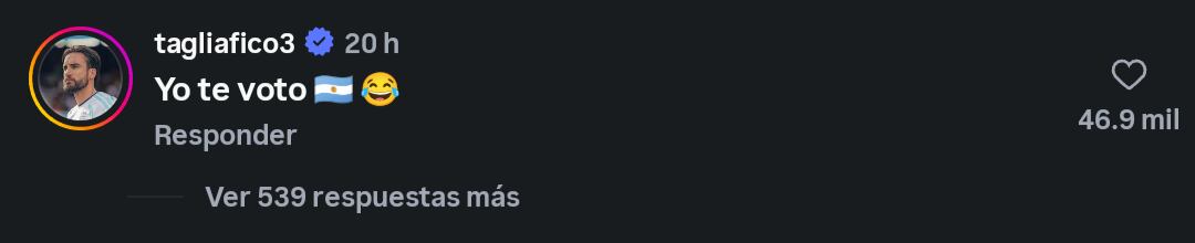 Nicolás Tagliafico publicó un comentario con la frase 'Yo te voto' y emojis de la bandera argentina y de risa en una publicación de Lisandro Martínez.