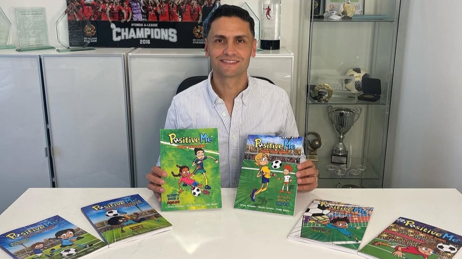 El ex futbolista escribió libros para ayudar a los chicos a soportar las presiones del fútbol