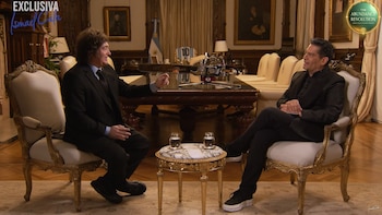 Javier Milei respaldó la presión de Donald Trump sobre Cuba y aseguró que el régimen "se va a terminar cayendo solo"