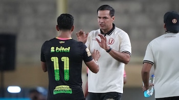 Jorge Araujo confesó su deseo de quedarse como DT de Universitario y metió presión a Álvaro Barco: “Hay que cristalizarlo”