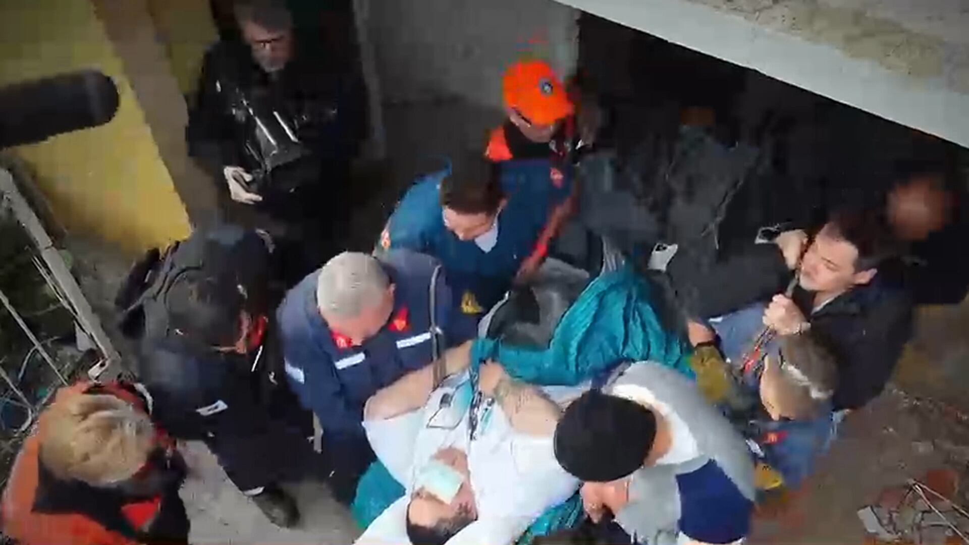 El rescate de Cristian en Merlo involucró a bomberos, médicos y su traslado a una clínica, donde comenzó su tratamiento