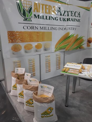 Stand de Gruma con sus