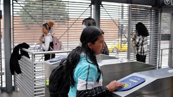 Pasajeros debieron pagar cobros indebidos por transbordos en varias zonas de Bogotá: TransMilenio aclaró lo que ocurrió