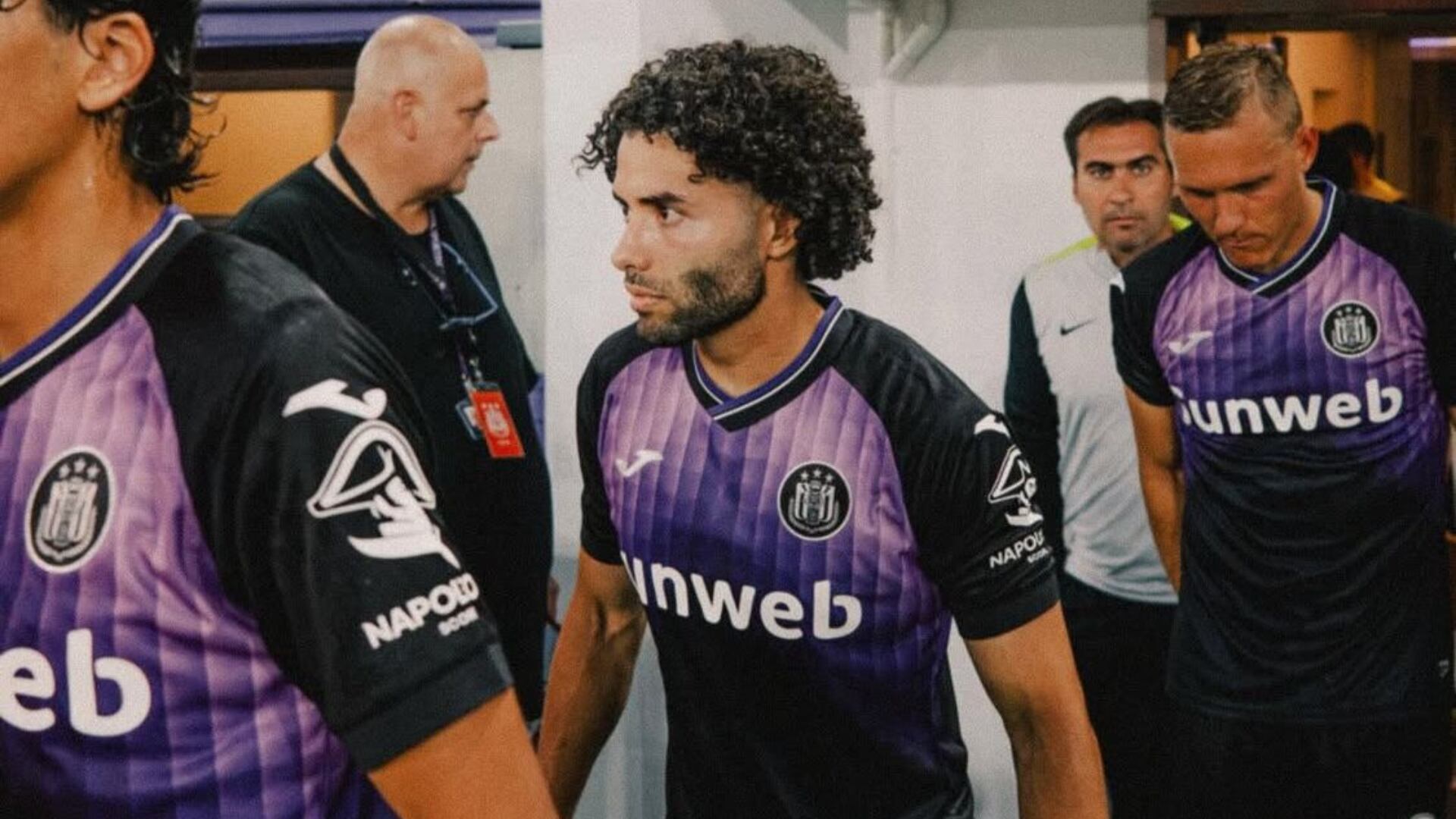 El club belga reincorpora progresivamente a César Huerta, quien tras una larga rehabilitación busca sumar minutos decisivos con la mira puesta en la Copa Mundial de la FIFA. (Instagram/ @cesarh_33)