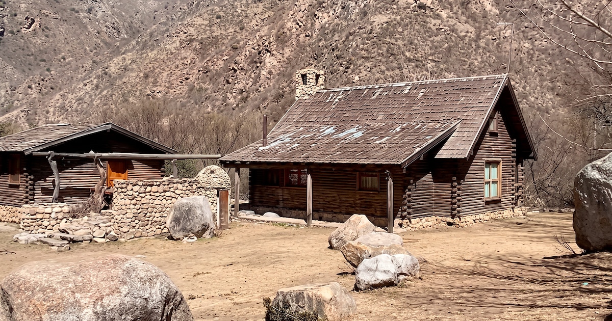 Del lujo de los años 90 al abandono: entre rumores de cambio de dueño, así está hoy la cabaña de Carlos Menem en Anillaco