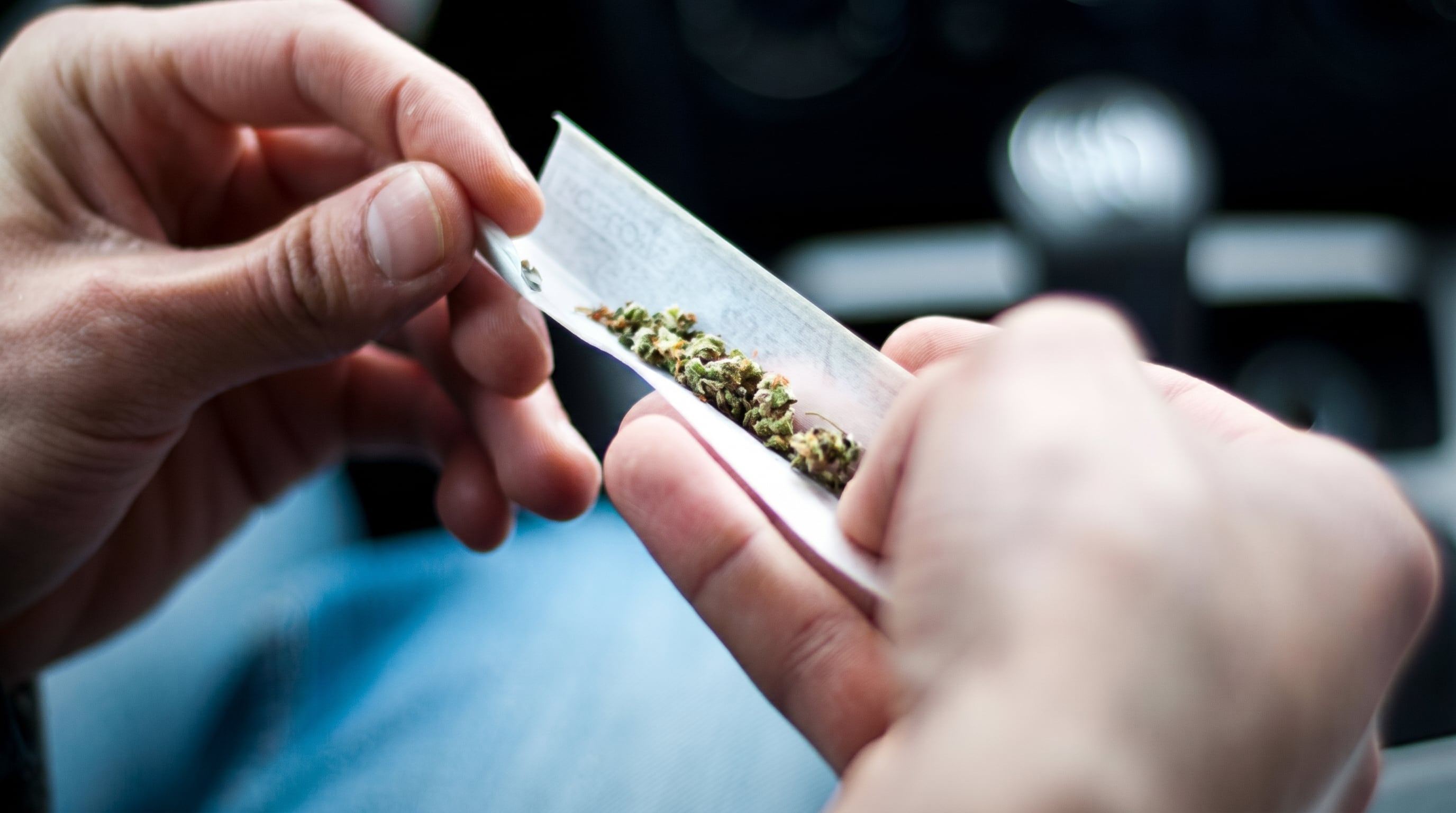 El consumo temprano de marihuana en adolescentes y adultos jóvenes se asocia con mayor riesgo de trastornos mentales y con efectos sobre la memoria, la atención y el aprendizaje. (Imagen Ilustrativa Infobae)