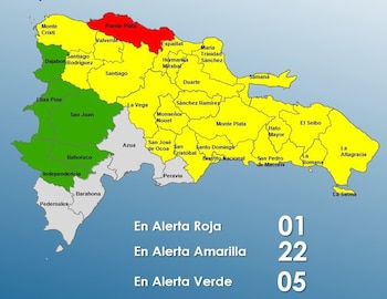 Las autoridades declararon alerta roja en Puerto Plata y alerta amarilla en 22 provincias por una vaguada que afecta gran parte del país./(Indomet)