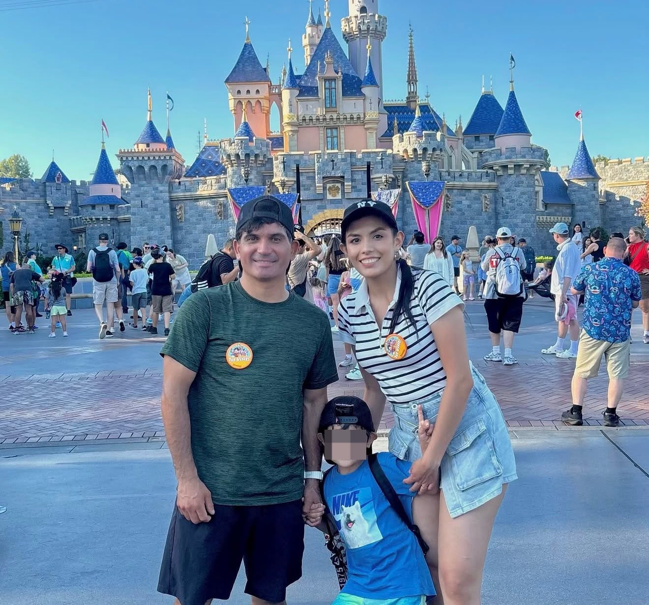 El hijo de cinco años realiza sus estudios en formato virtual debido a los traslados frecuentes entre diferentes ciudades. (Foto: Redes sociales Marlen Morales)