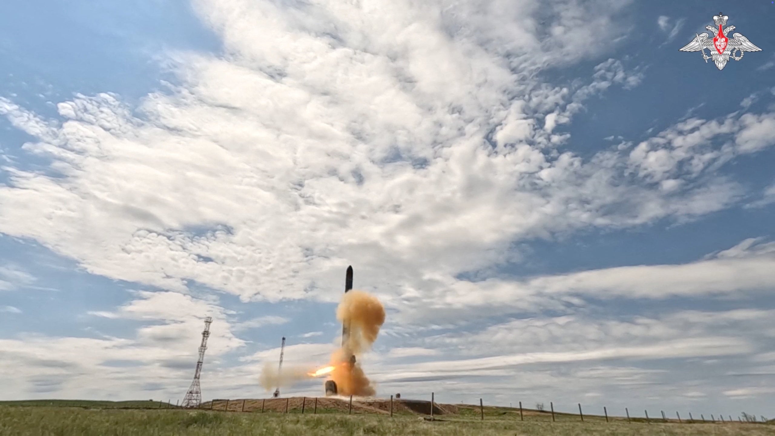 El ensayo buscó verificar las características táctico-técnicas y de vuelo del sistema de misiles, según el comunicado castrense. (Russian Defence Ministry/Handout via REUTERS)