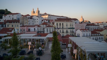 Azulejos centenarios, barrios históricos y un tranvía icónico: así es Lisboa, la ciudad más colorida del mundo