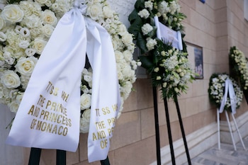 Corona de flores a las