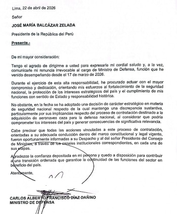 Carlos Díaz Dañino renuncia a su cargo como ministro de Defensa.