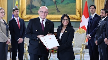 Presidenta Delcy Rodríguez recibió las cartas credenciales del embajador de la Confederación Suiza, Martin Maier (@Cancilleria_ve)