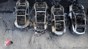 Un incendio en un concesionario