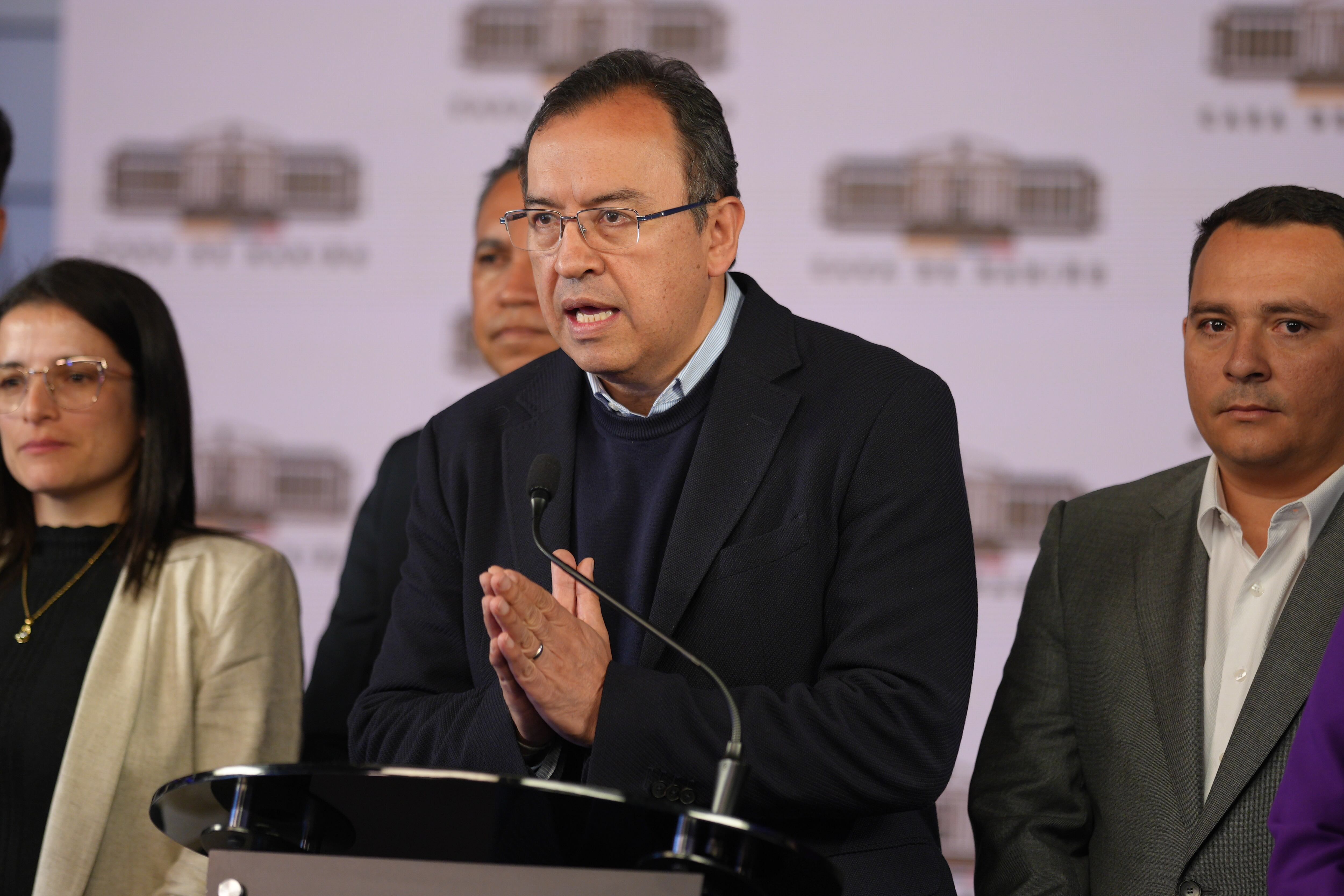 Embajador de Colombia en Francia aseguró que hay un “tufillo anti-bogotano” en decisiones de Abelardo de la Espriella: “No quiere vivir ni trabajar en ella”