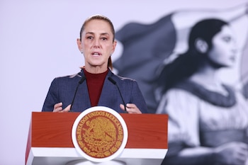 La presidenta de México, Claudia Sheinbaum, habla en una rueda de prensa en el Palacio Nacional de Ciudad de México (México). Imagen de archivo. EFE/ Mario Guzmán