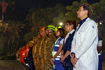 Rescatistas salvadoreños condecorados por misión humanitaria en Venezuela. (Infobae Centroamérica/Cortesía Casa Presidencial)