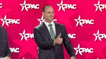 EEUU concede la residencia permanente al prófugo Eduardo Bolsonaro por sus "habilidades extraordinarias"