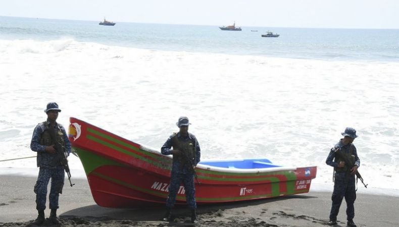 Las fuerzas militares y policiales interceptaron la lancha Nazareth a 1.5 millas náuticas de Pochomil. (Ejercito de Nicaragua)
