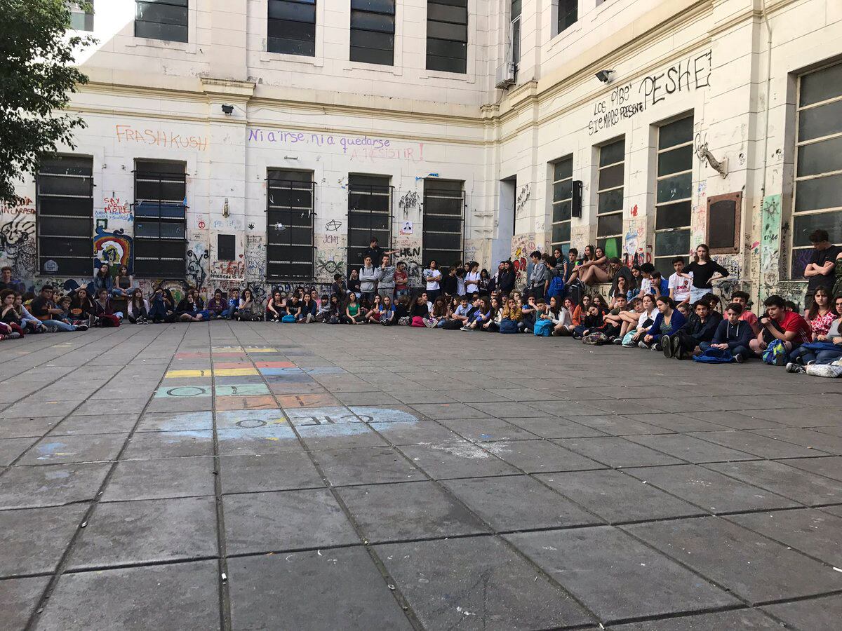 Las clases en los colegios bonaerenses finalizarán el 22 de diciembre (NA)