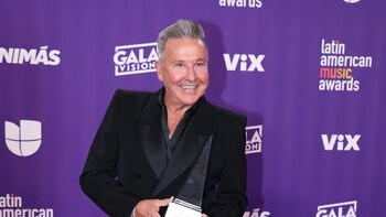 El cantautor Ricardo Montaner revive