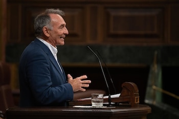 03/09/2026 El diputado de Sumar Enrique Santiago interviene durante una sesión plenaria en el Congreso de los Diputados, a 3 de septiembre de 2026, en Madrid (España). Sánchez comparece este jueves ante el Pleno del Congreso para informar sobre la gestión del Ejecutivo en relación con los hechos ocurridos en Ceuta desde el pasado 30 de julio y sobre la situación que atraviesa la ciudad autónoma.
POLITICA
Fernando Sánchez - Europa Press