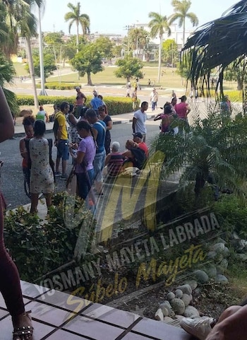 La crisis energética en Cuba también complica los pagos electrónicos, el acceso a internet y otras actividades cotidianas. (Foto cortesía Yosmany Mayeta Labrada)