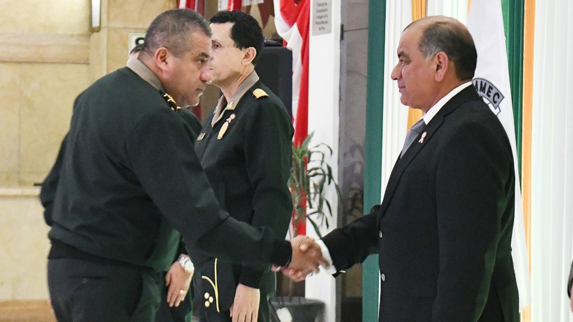 Cesar Astudillo viaja a Trujillo y no descarta que policías facilitaron los uniformes usados en la masacre: “Tomaré acciones radicales”