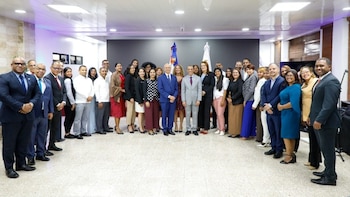 Nobaci Salud llega a hospitales públicos: la orden de Abinader, más de 100 exigencias y un giro tecnológico al control interno (Foto cortesía Contraloría General de la República Dominicana)