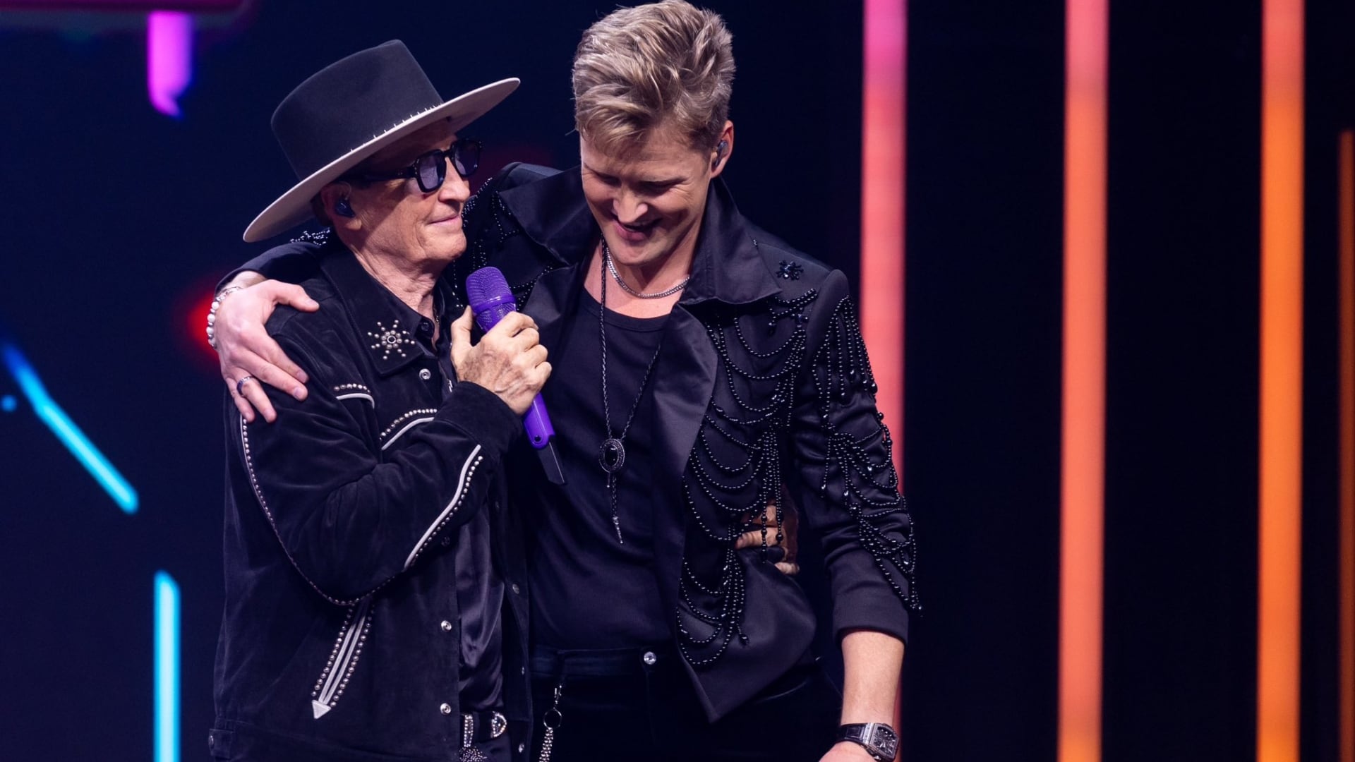 Emmanuel y Alexander Acha emocionaron en Juego de voces (Foto: Televisa)