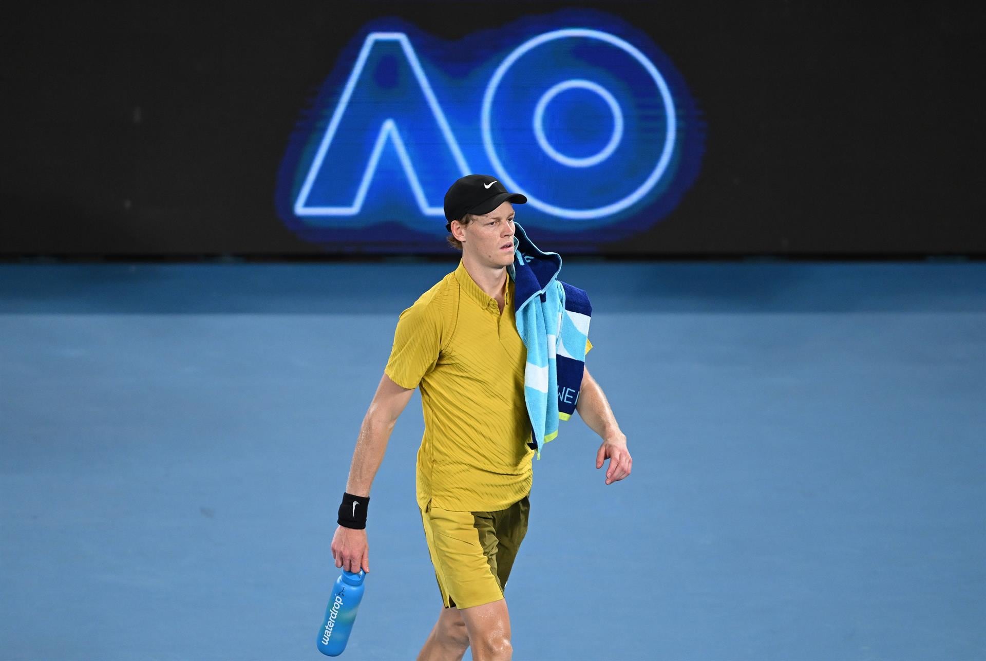 Jannik Sinner sobrevive a Spizzirri y al calor y salva su pase a octavos en Australia