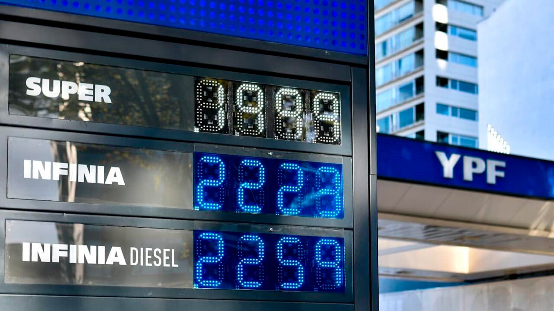 YPF mantiene sin cambios los precios de combustibles mientras el mercado espera la definición del próximo ajuste.