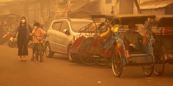 Cerca de 310.000 casos de infecciones respiratorias agudas fueron registrados durante la crisis de humo en Indonesia (REUTERS/Arief Rahman Septian Prathama)