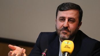 Irán confirma "contactos" con países,