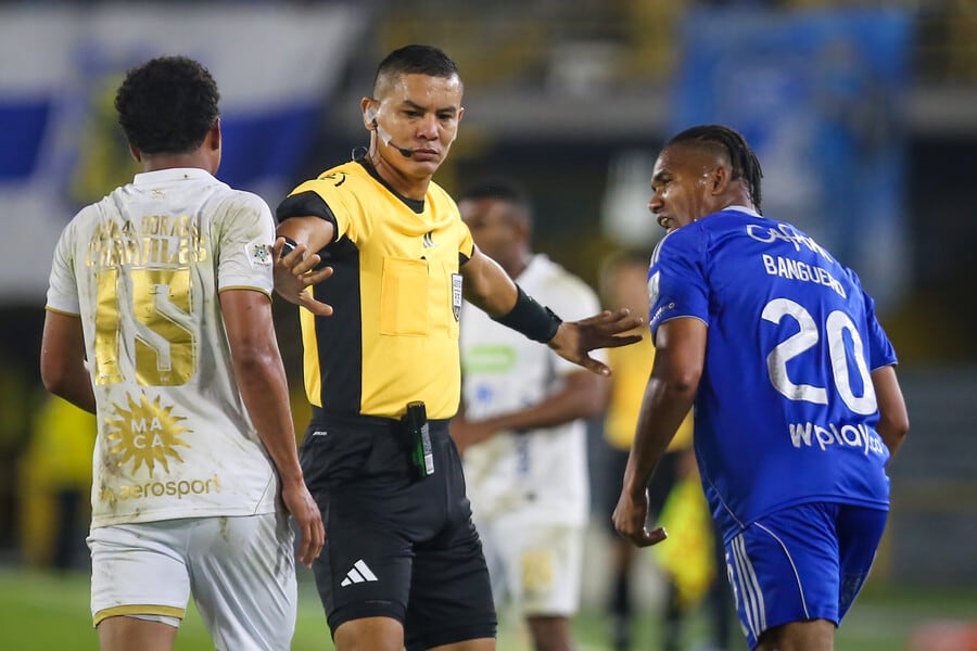 Jugador de Águilas Doradas criticó el penal concedido a Millonarios que terminó en gol de Falcao: “Como si no hubiera pasado nada”