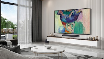 ¿Tu televisor es un cuadro? El truco para llevar el arte a casa con un SmartTV