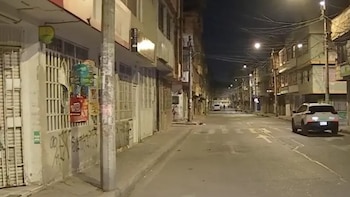 Dueño de supermercado enfrentó a bala a delincuentes que pretendían asaltar a clientes y empleados en sector residencial de Bogotá