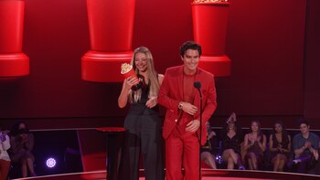 Chase Stokes y Madelyn Cline