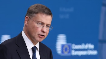 Bruselas descarta por ahora un impuesto europeo sobre los beneficios extra de las energéticas