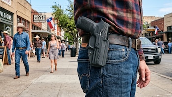 Texas busca endurecer los requisitos para portar armas: nuevas exigencias en licencias
